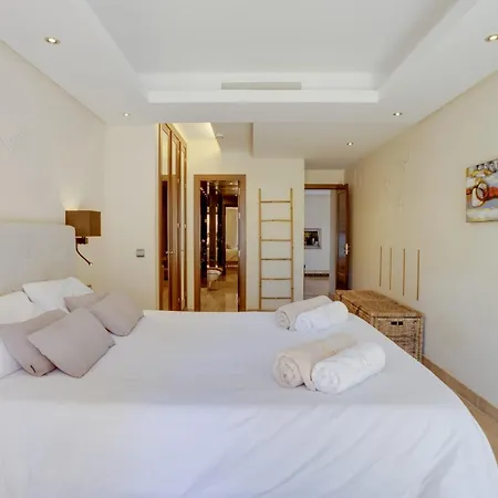 Bahia De La Plata Deluxe * Estepona